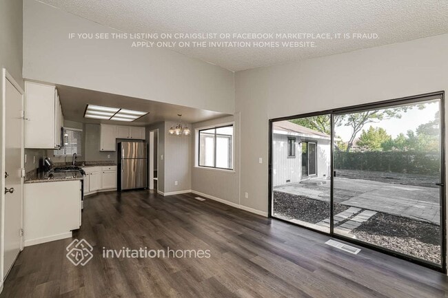 Foto del edificio - 1401 Mandarin Ct
