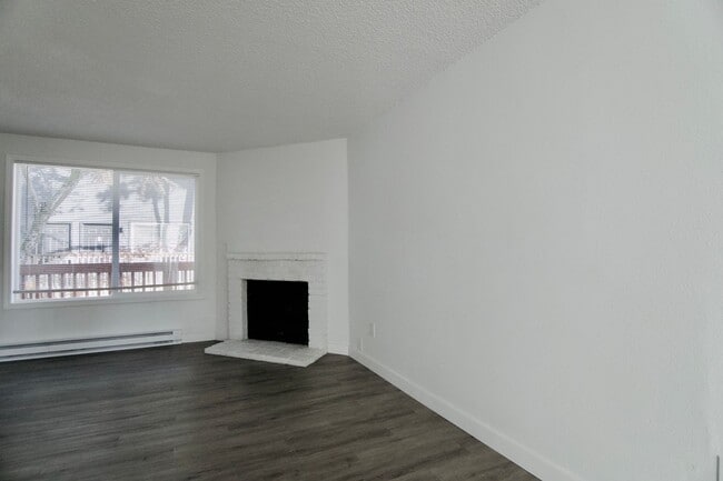 Building Photo - 5111SW Unit A-D