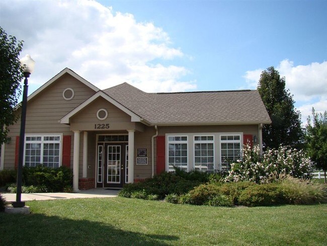 Building Photo - 1225 Lincoln Ave