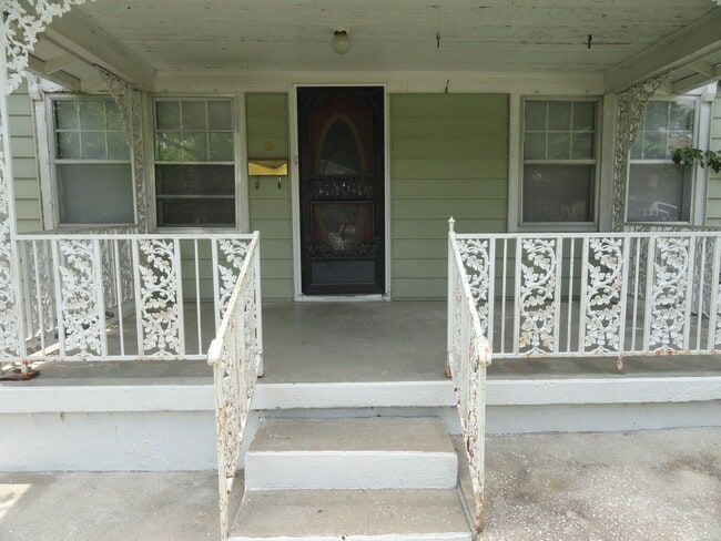 Building Photo - 1118 S Pope Ave
