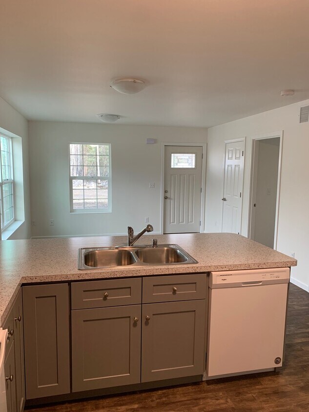 Primary Photo - Century 21 Gold Rush - 2 bed/1 bath - 2184...