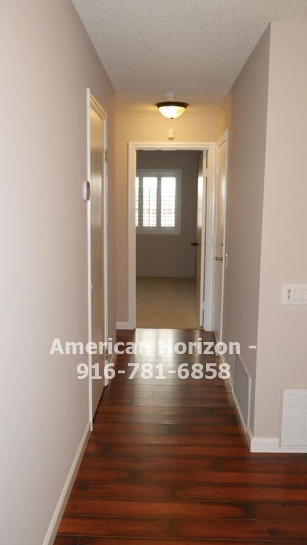 Building Photo - 9398 Blue Oak Dr