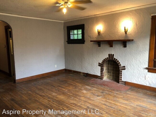 Foto del edificio - 1 br, 1 bath Apartment - 2806 N Main St