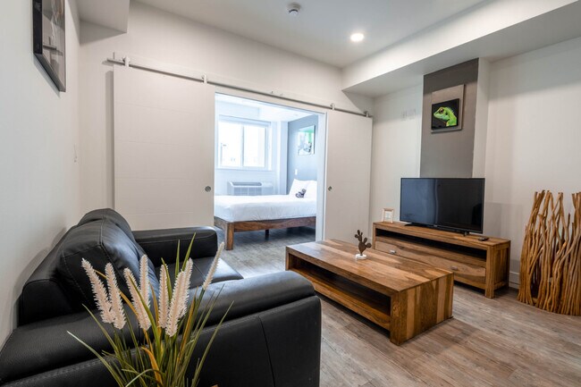 Photo du bâtiment - 1827 Albert St