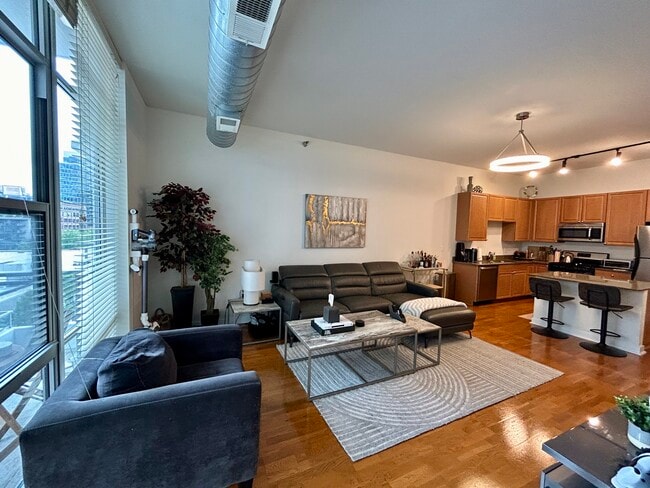 Foto del edificio - 901 W Madison St