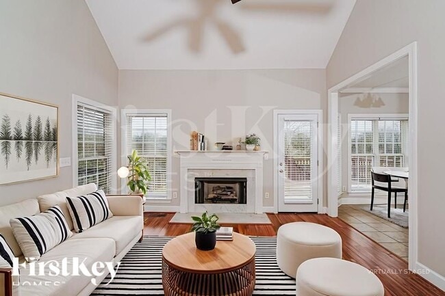 Foto del edificio - 136 Silverstone Ln