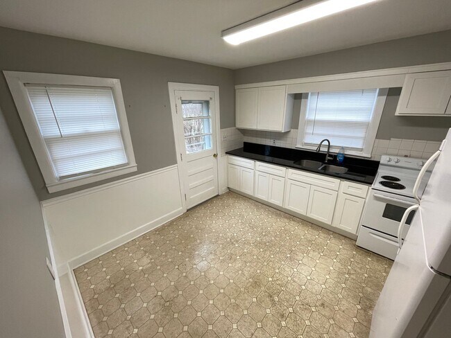 Foto del edificio - Cute Cottage Style Home For Rent