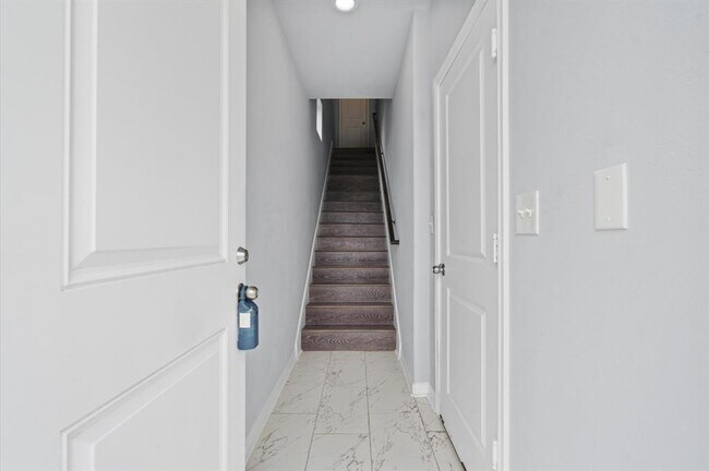 Foto del edificio - 18835 Elegance Ave