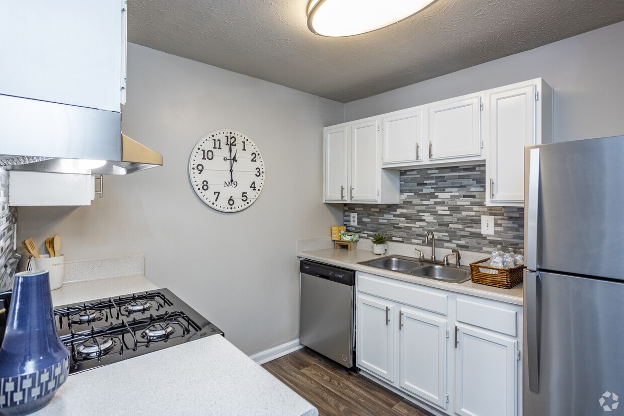 Primary Photo - Sutter Lake Apartments