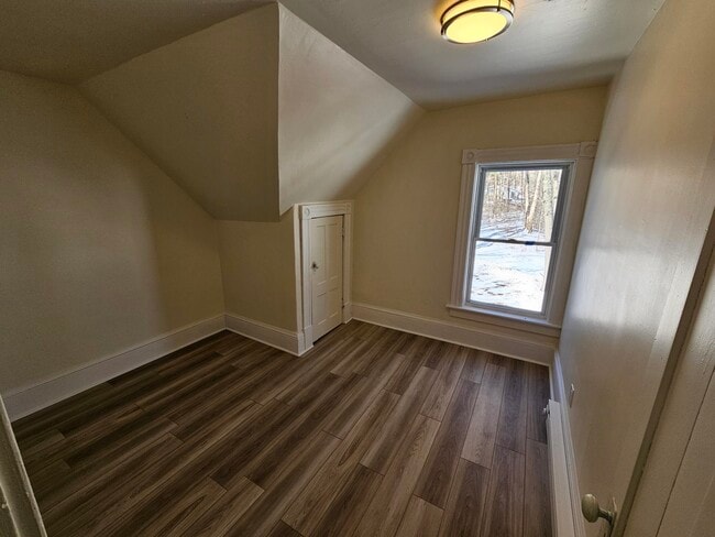 Foto del edificio - 227 Rockingham St