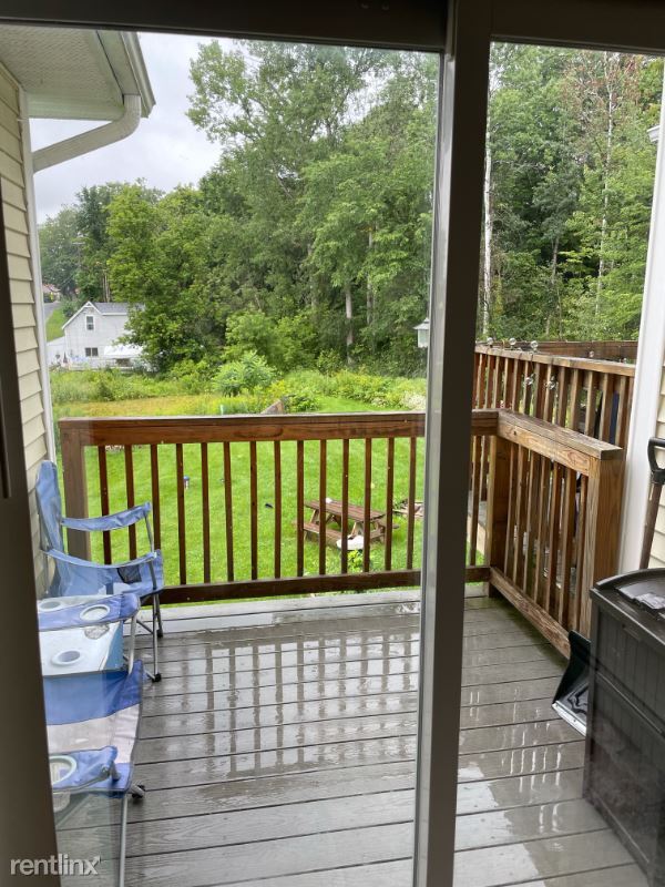 Building Photo - 2 br, 1.5 bath Townhome - 2 Tyler St