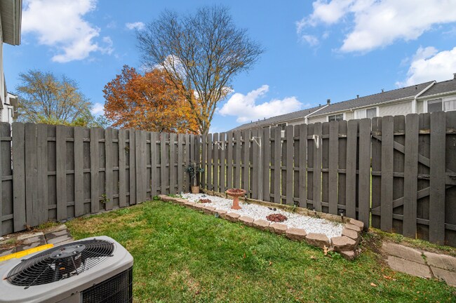 Building Photo - 36702 Park Pl Dr