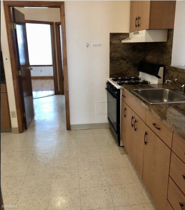 Building Photo - 2 br, 1 bath Apartment - 525 80th St