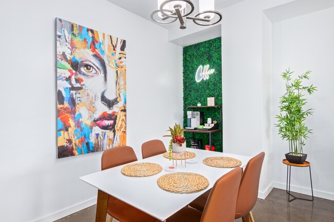 Foto del edificio - 805 N 4th Ave