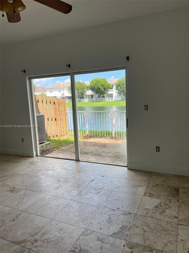 Building Photo - 10833 NW 83rd St