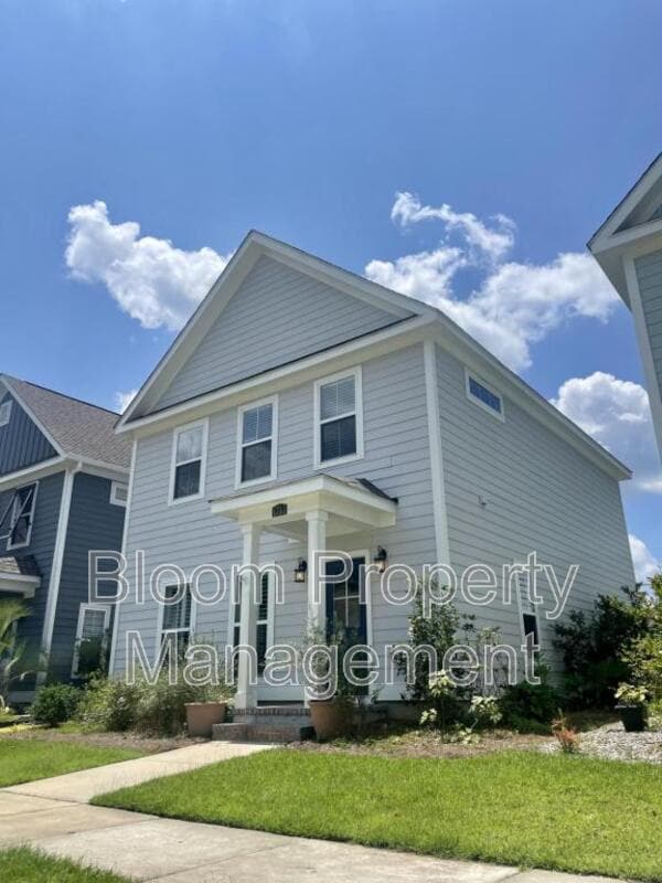 Building Photo - 1711 Sparkleberry Ln