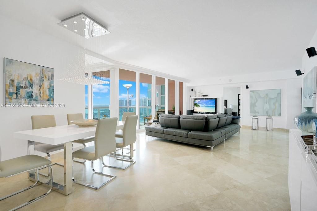 Foto principal - 3370 Hidden Bay Dr