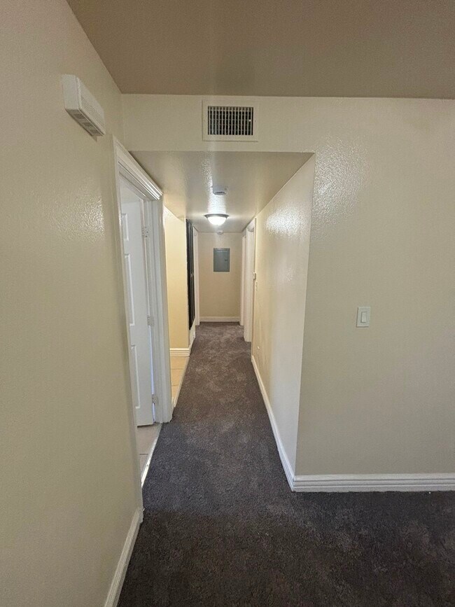 Foto del edificio - 846 E 109th St