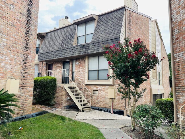 Foto del edificio - 2103 Place Rebecca Ln