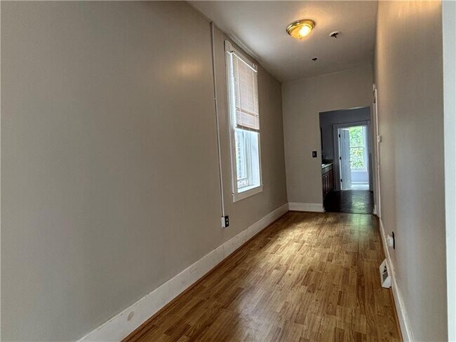 Building Photo - 211 S Wade Ave