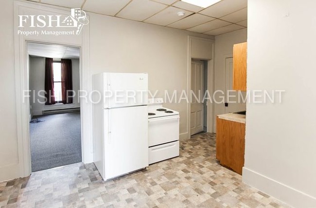 Building Photo - 117 1/2 N Vesper St