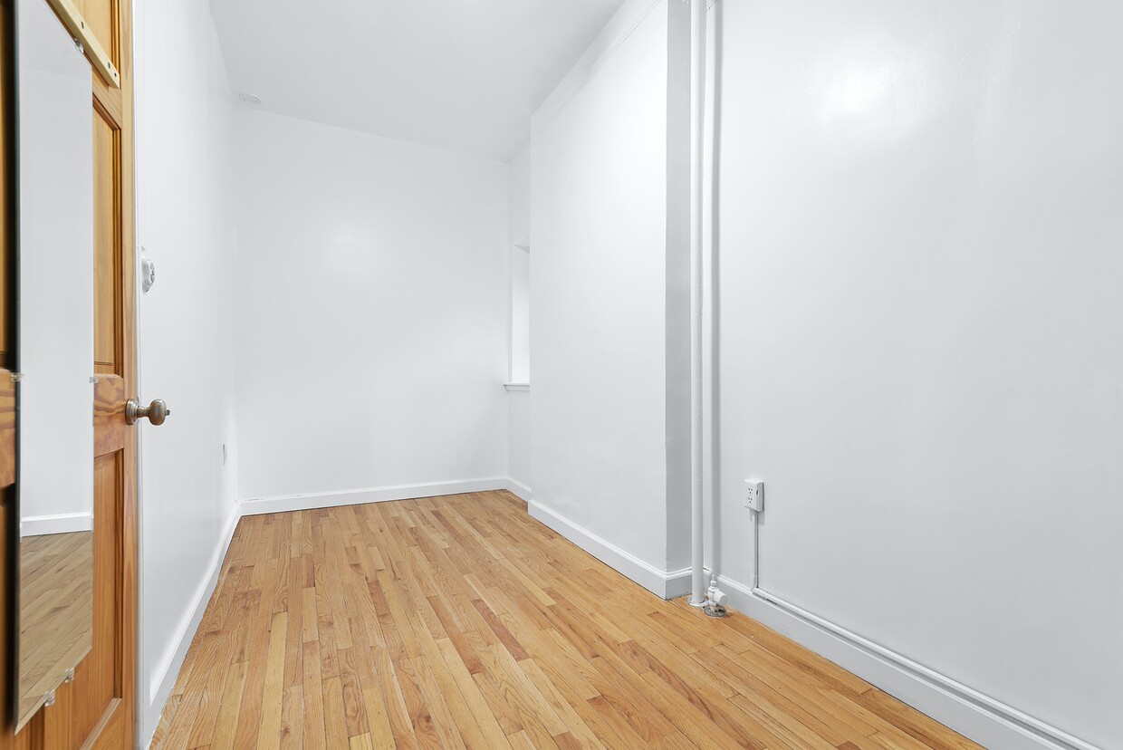 Foto del edificio - Stunning West Village 1 Bed Rental!