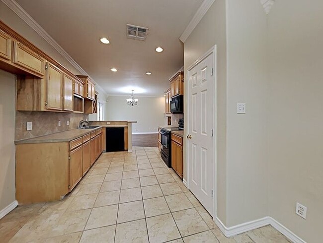 Building Photo - No Application Fees* $500 off 1st months r...