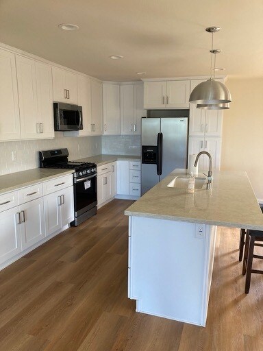 Cocina - 507 N Helberta Ave