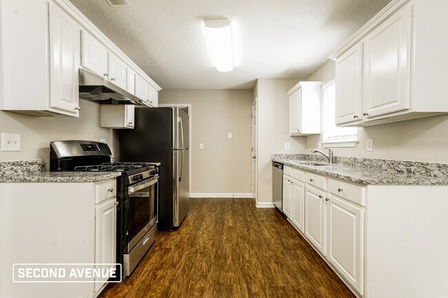 Building Photo - 10784 Knotty Pine Pl