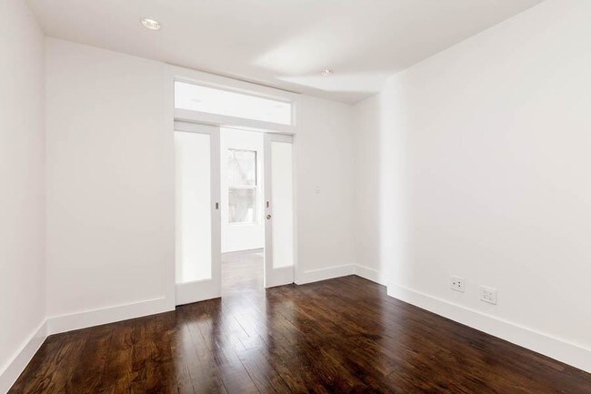 Building Photo - 222 E 27th St