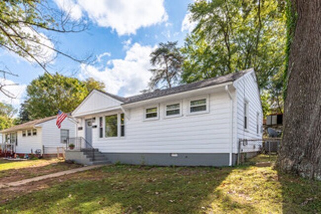 Foto del edificio - 3 Bedroom Home in Lynchburg