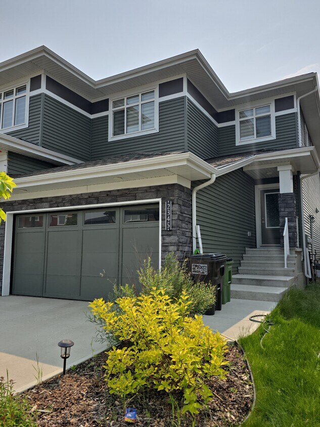 Photo principale - 2345 Wonnacott Cres SW