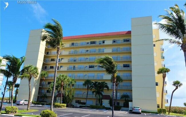 Building Photo - 7410 S Ocean Dr