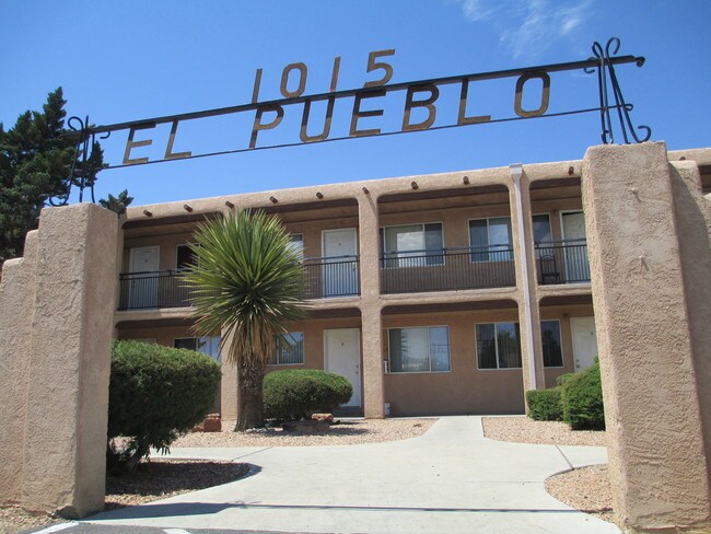 Foto del edificio - El Pueblo Apartments