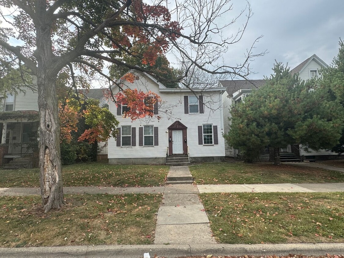 Foto principal - 1021 S 8th St
