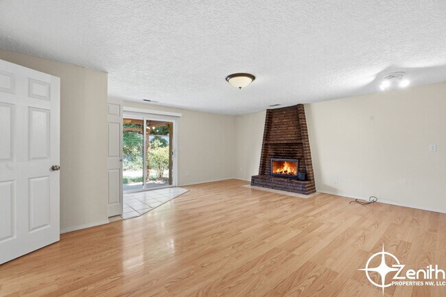 Foto del edificio - 12719 NE 10th Ave