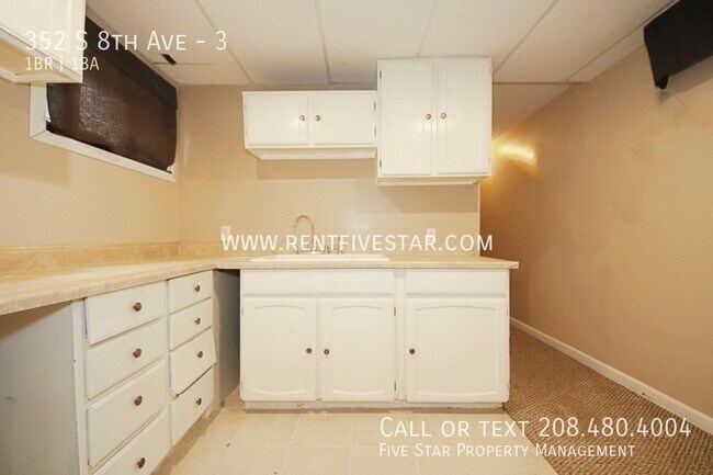 Building Photo - 352 S 8th Ave
