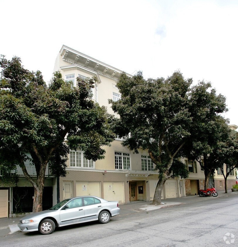 Building Photo - 651 Scott St
