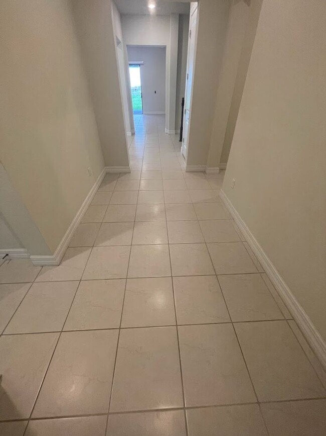 Foto del edificio - LAKE EMMA SOUND-1369 PATTERSON TER LAKE MA...