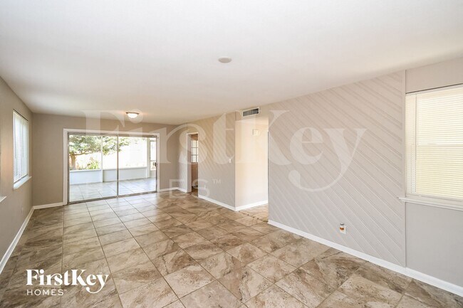 Foto del edificio - 7127 Altama Rd