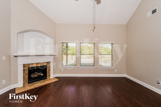 Foto del edificio - 506 Blackberry Glenn