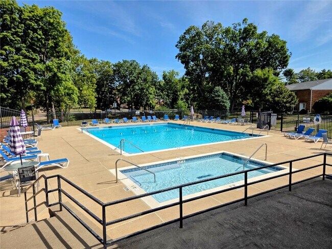 Foto del edificio - 13415 Land O Woods Dr