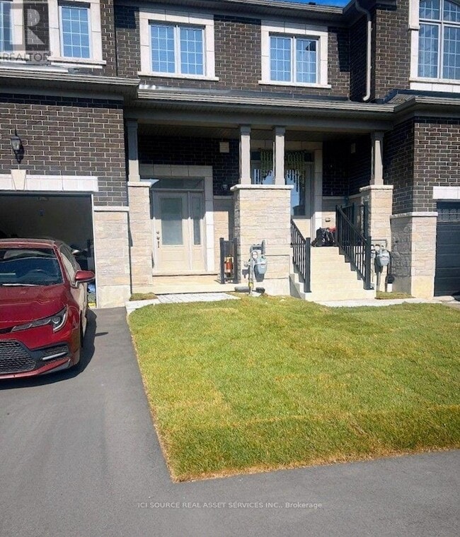 Building Photo - 933 Amand Dr