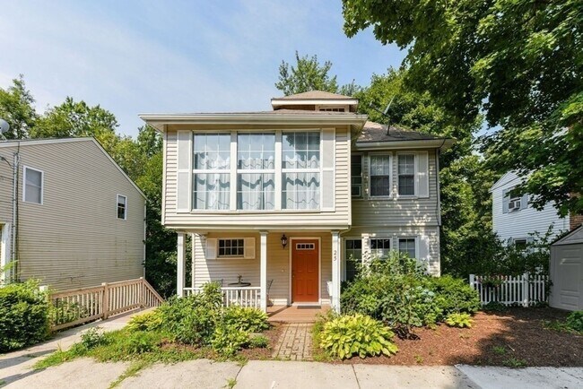 Foto del edificio - Boston Rental! A GREAT LOCATION to live in...
