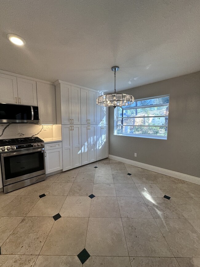 Foto del edificio - 2123 Deland Ct