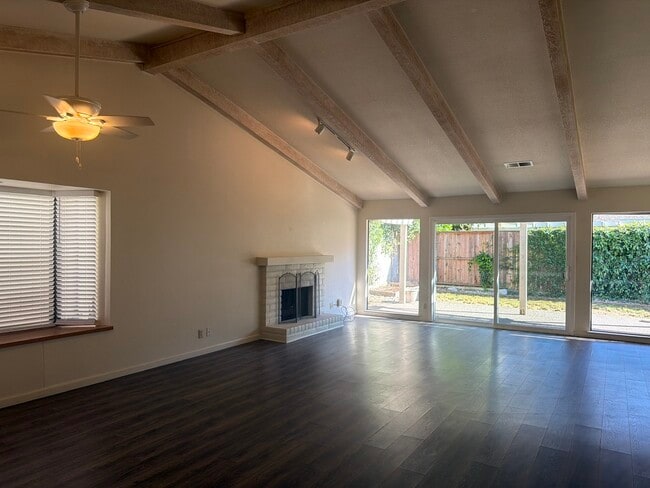 Foto del edificio - 8016 Sawgrass Cir