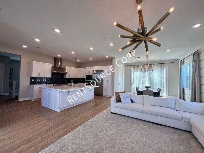 Foto del edificio - New Construction 2022! 3 bedroom (2 beds w...
