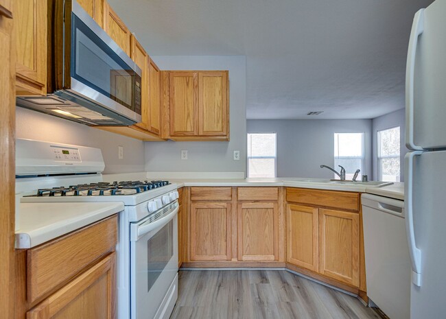 Building Photo - Charming 3-Bed with Porch and Balcony