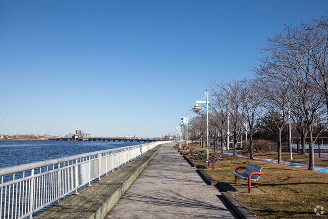 A walking path down the bay