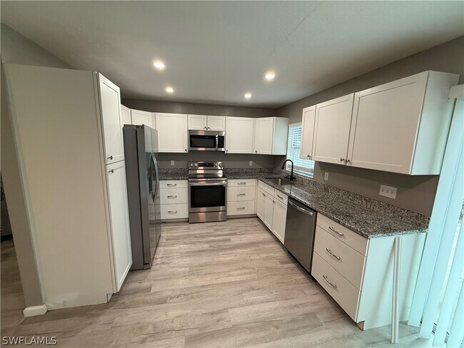 Foto del edificio - 11352 Pendleton St